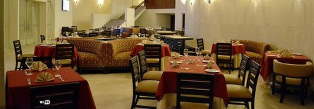 Warnes Sun Hotel מראה חיצוני תמונה