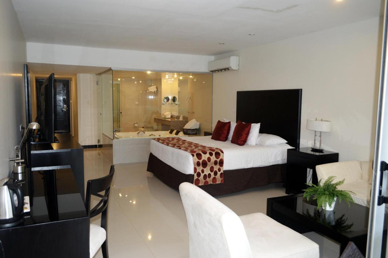 Warnes Sun Hotel מראה חיצוני תמונה