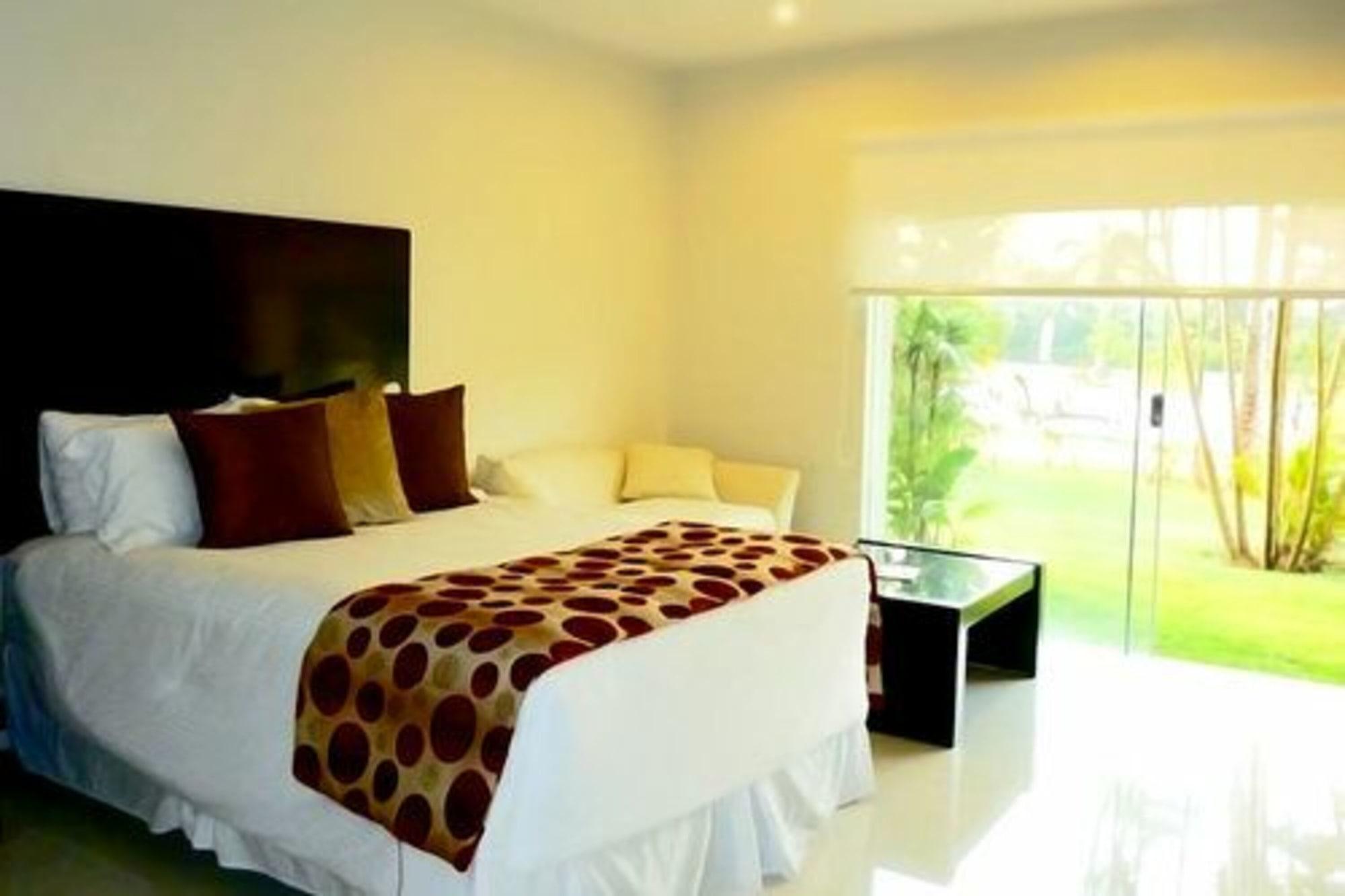 Warnes Sun Hotel מראה חיצוני תמונה