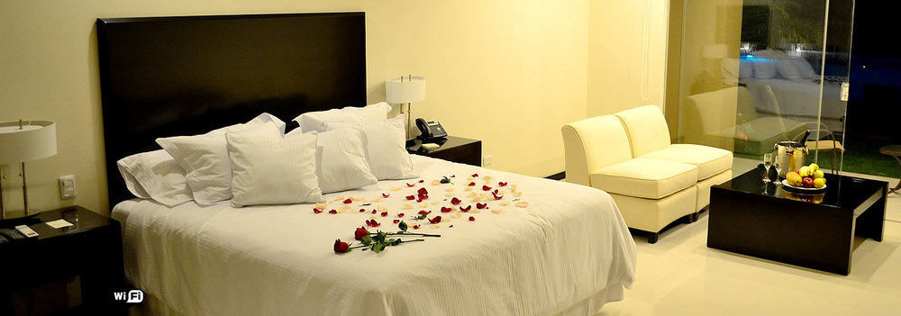 Warnes Sun Hotel מראה חיצוני תמונה
