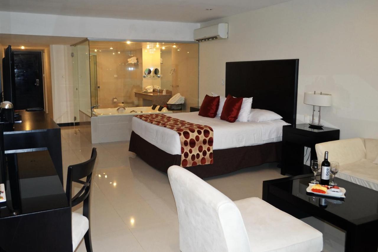 Warnes Sun Hotel מראה חיצוני תמונה
