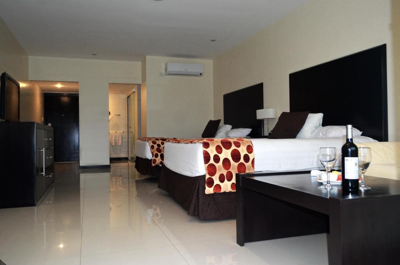 Warnes Sun Hotel מראה חיצוני תמונה